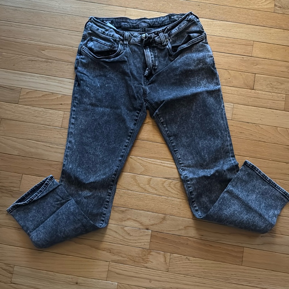 Black acid wash jeans